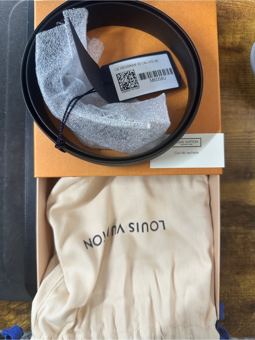 Louis Vuitton Men's Black Leather Belt with Branded Tag